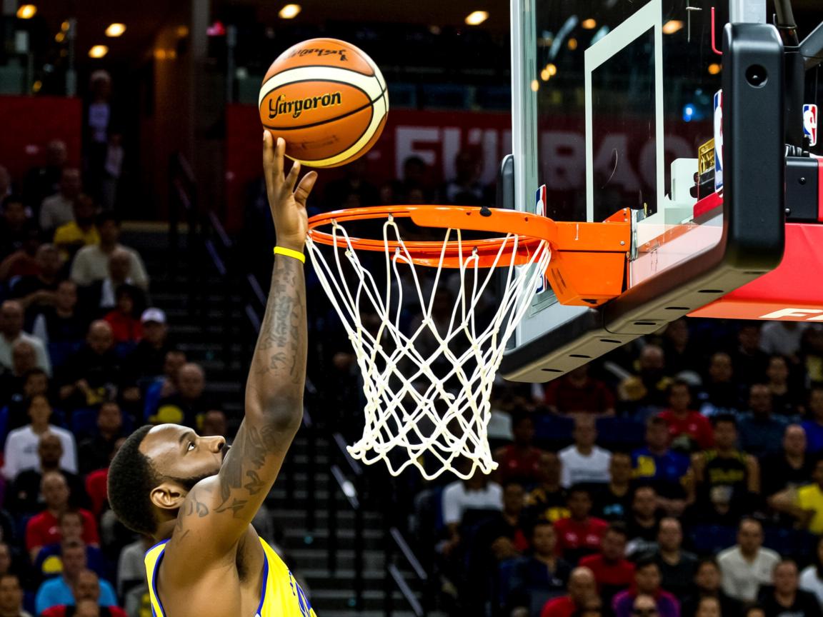 米兰体育官方网页版-拼搏不止！法甲球队冲刺最终胜利